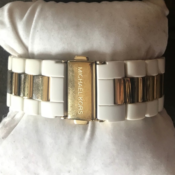 MKors white resin watch - Picture 4 of 4